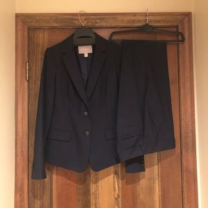 Banana Republic suit - Navy. Like New!!